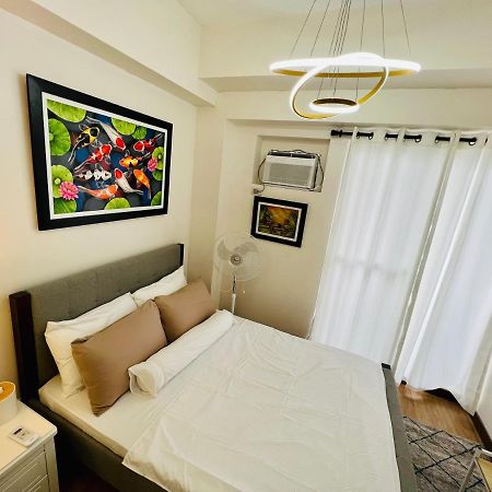 Infina Towers Project 4 Aurora Boulevard Quezon City Манила Екстериор снимка