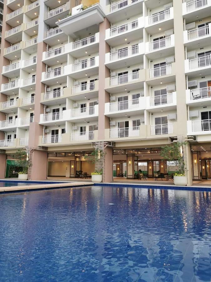 Infina Towers Project 4 Aurora Boulevard Quezon City Манила Екстериор снимка
