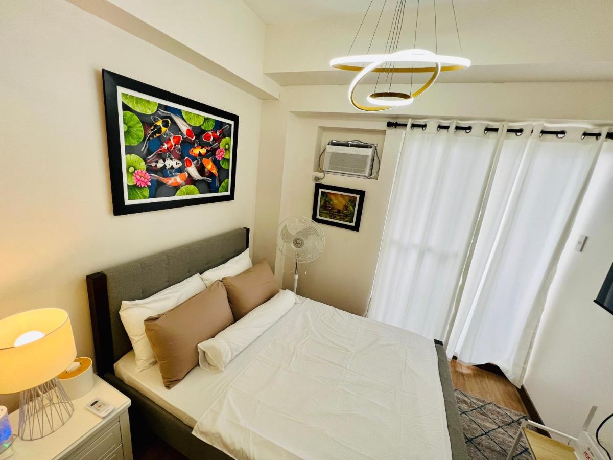 Infina Towers Project 4 Aurora Boulevard Quezon City Манила Екстериор снимка